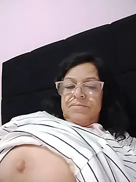 mariy522 live cam on StripChat