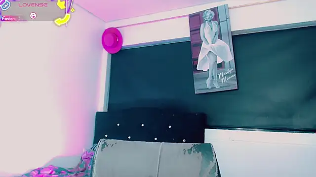 Kendall_hornyy webcam