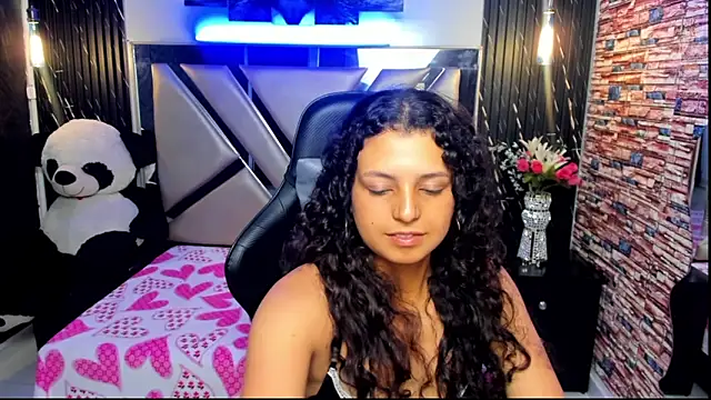 Tiffany_Ruubi live cam on StripChat