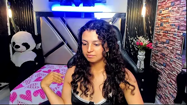 Tiffany_Ruubi webcam