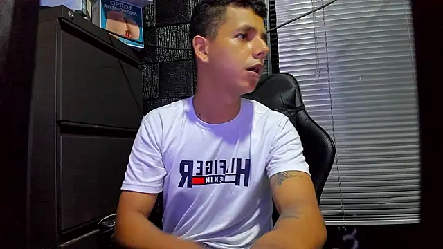 boy_bigcock24cm webcam
