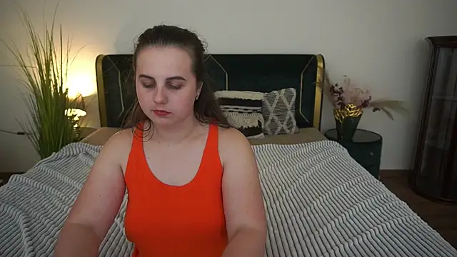 MikaFoxy webcam
