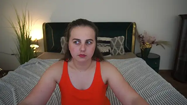 MikaFoxy webcam