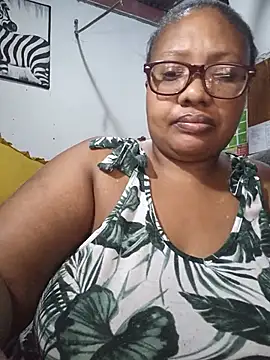 YELLOW_BONE webcam