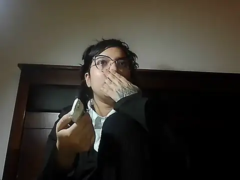 creepyh0e_ webcam