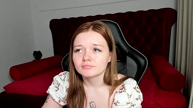 ElinaVale webcam