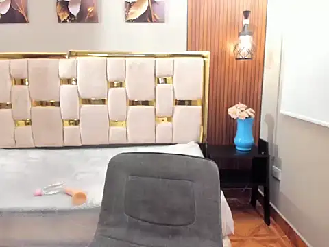 _chloe_hills webcam