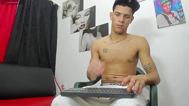 big_hot_boy_ webcam