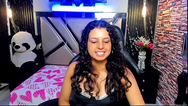 Tiffany_Ruubi webcam