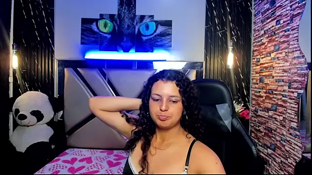 Tiffany_Ruubi webcam