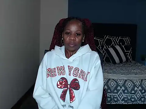 QUEENMANDYY webcam