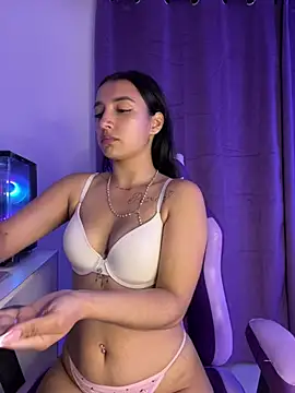 Megaan_11 live cam on StripChat