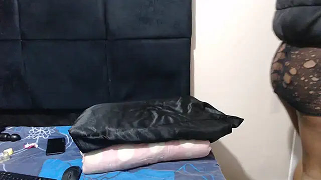 SweetHotBabby18 webcam