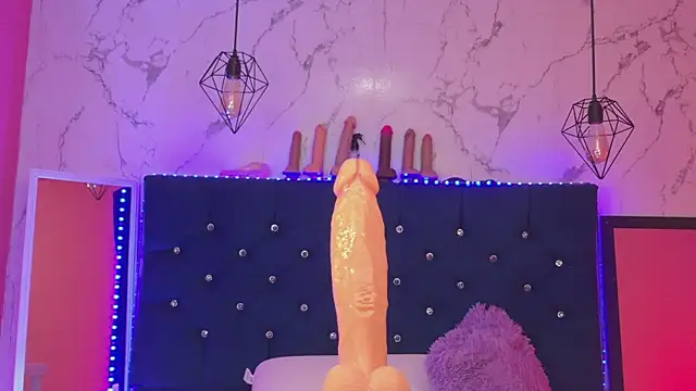 Dakotaa_Johnson webcam
