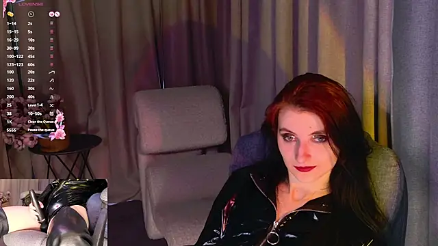 NicoleLuxe webcam