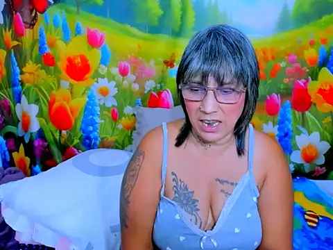indianroxy webcam