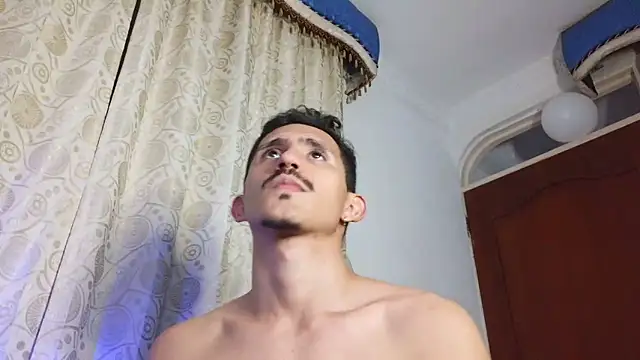 HomeAloneK webcam
