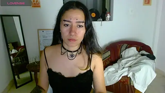 Maam_Ine webcam