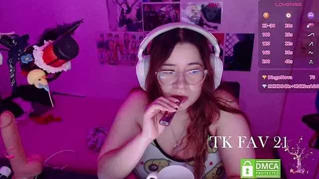 Pink_girl0n webcam