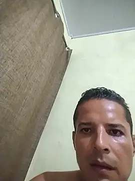 Alvarito_25 webcam