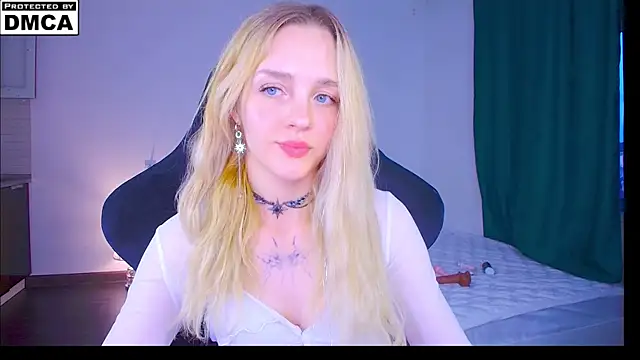 Aliceglass__ webcam