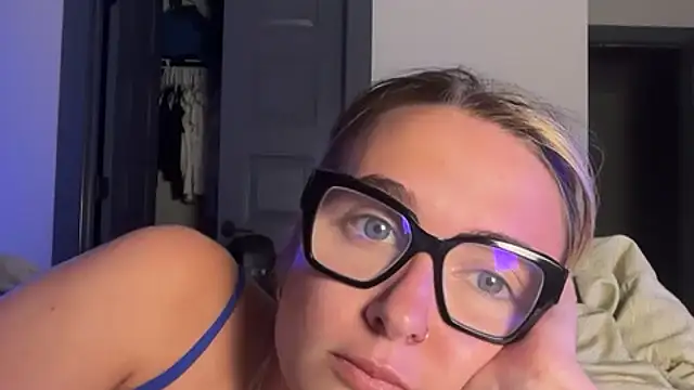 kelseyblu webcam