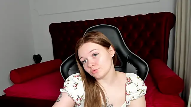ElinaVale webcam