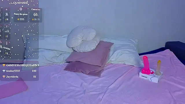 BlondieSummer webcam