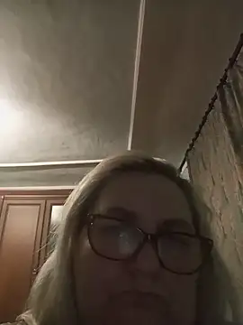 AureliaSky598 webcam