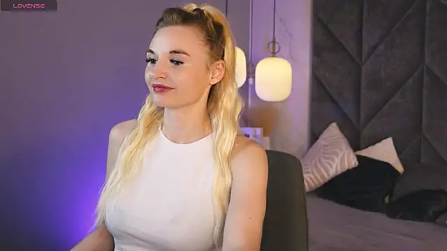 Mila__Lux webcam