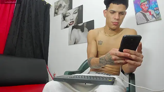 big_hot_boy_ webcam
