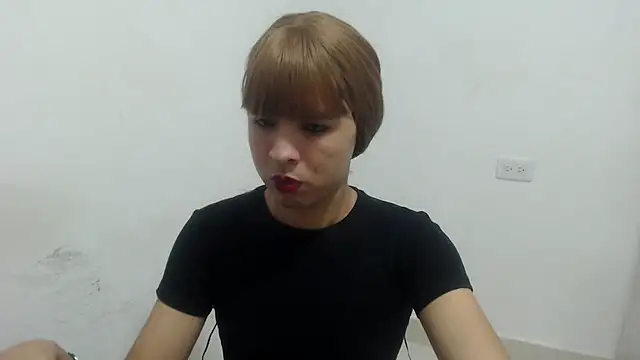 estefania224 live cam