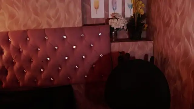 Milf_NaomiBraunx webcam