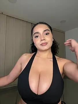Curlyierr live sex cam