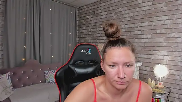 SarahCoksss live cam on StripChat