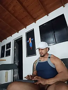 SilvaBranko live cam on StripChat