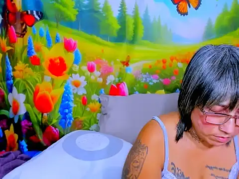 indianroxy webcam