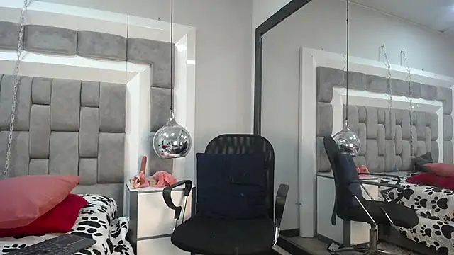 Lucie_Red webcam