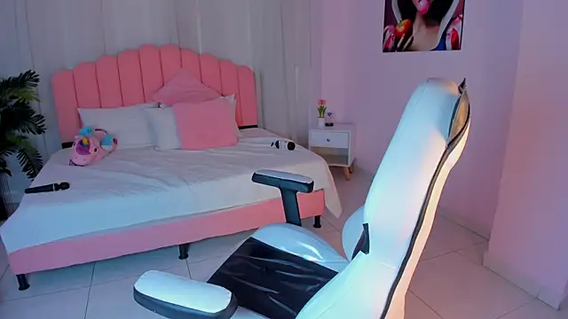 Sara_Donowan webcam