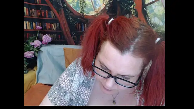 PlayfullMature webcam
