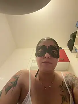 LindaCrouz webcam