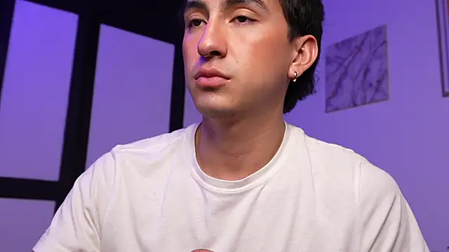 sweettaaron01 webcam