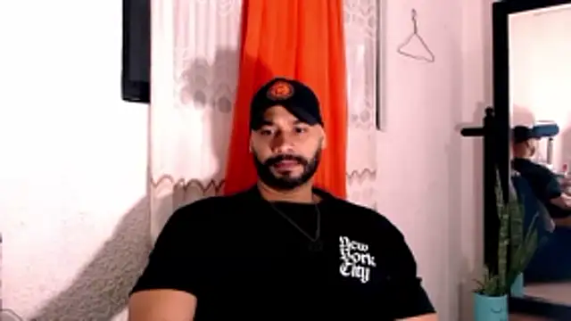 musclehetero webcam