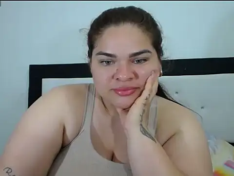 NinaFuentes2X webcam