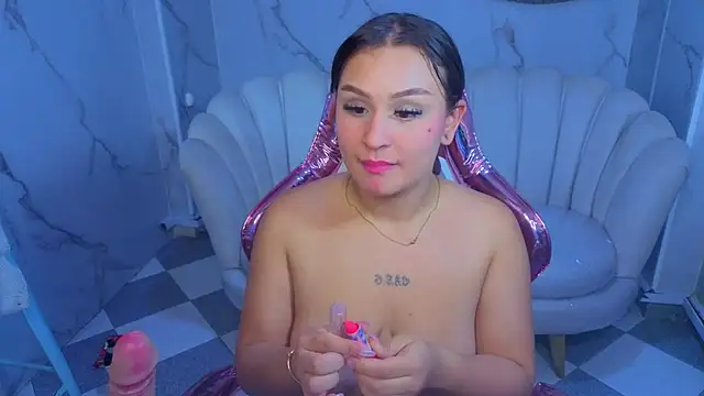 Clhoe_b webcam