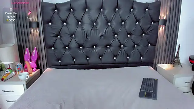 Valentina-Nova- webcam