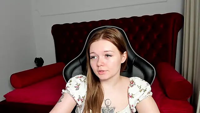 ElinaVale webcam