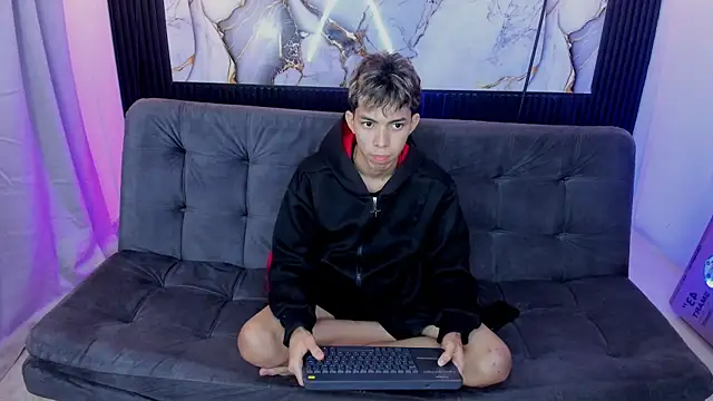 nico_naughtyboy webcam