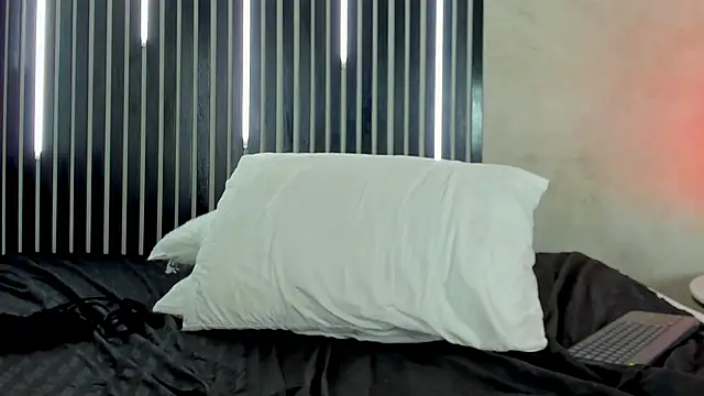 Charlotte_ebonny01 webcam