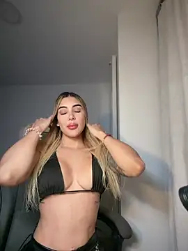 mi_suk11 webcam